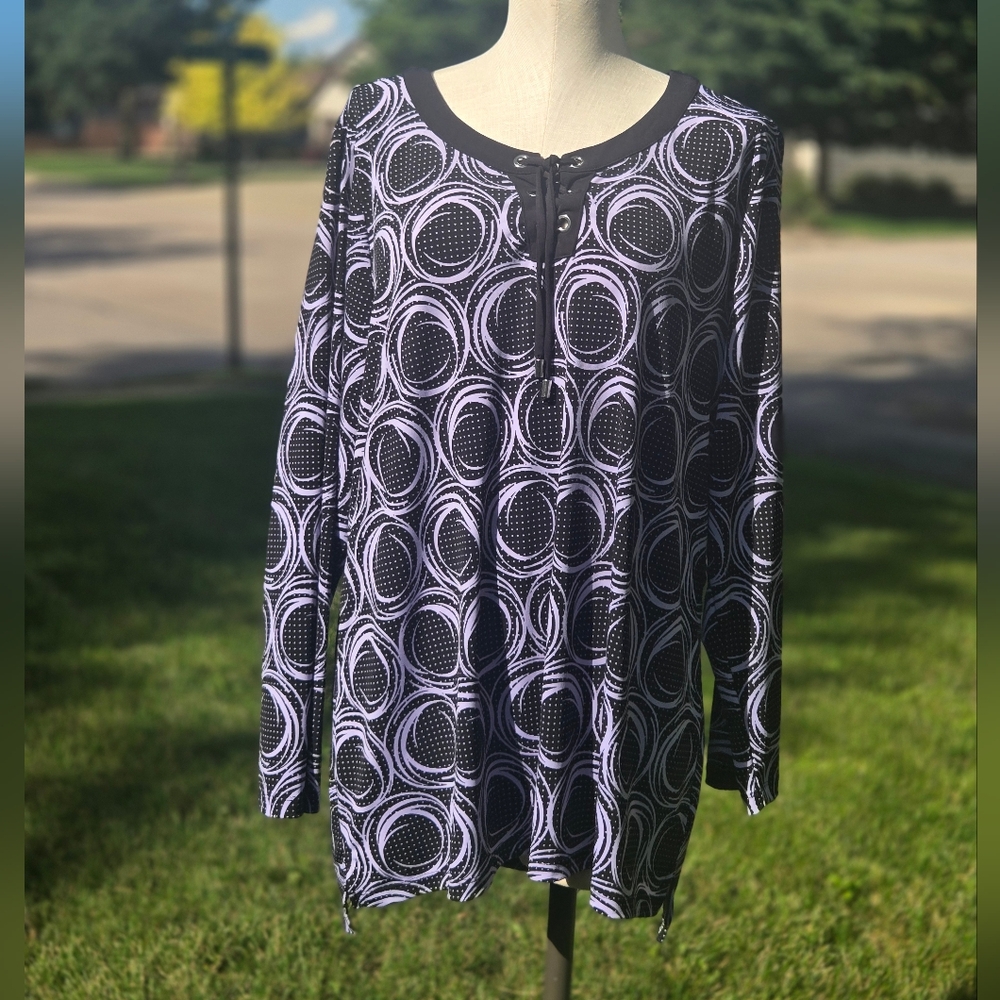 CJ Banks Black and White Circle Pattern Blouse